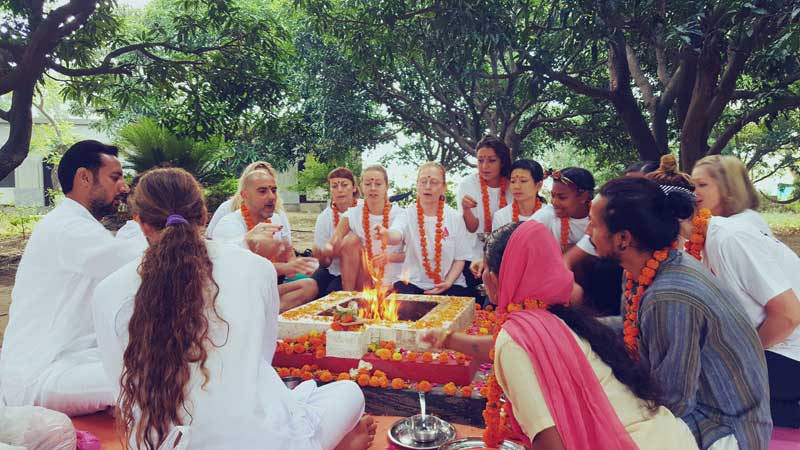 100 Hour Yoga Teacher Training in Rishikesh – Rishikesh Yoga Studio