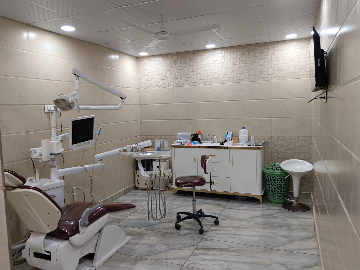 Dhamija’s Dental Clinic
